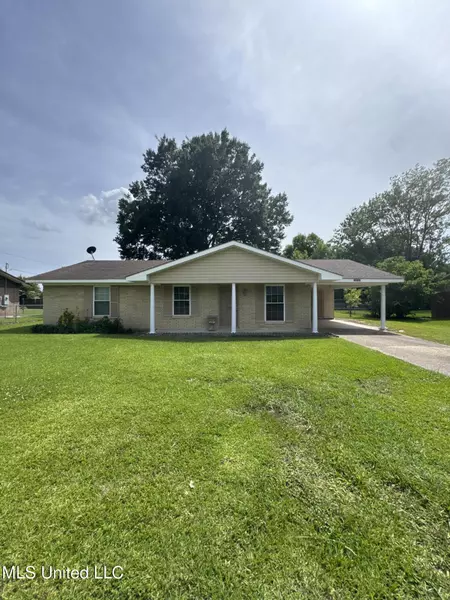 1212 Apple Street, Vidalia, LA 71373