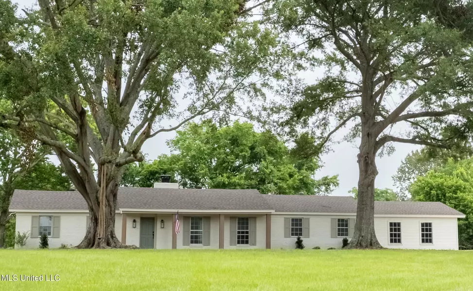 290 N Highway 301, Lake Cormorant, MS 38641