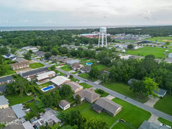 Long Beach, MS 39560,914 Park Row Avenue