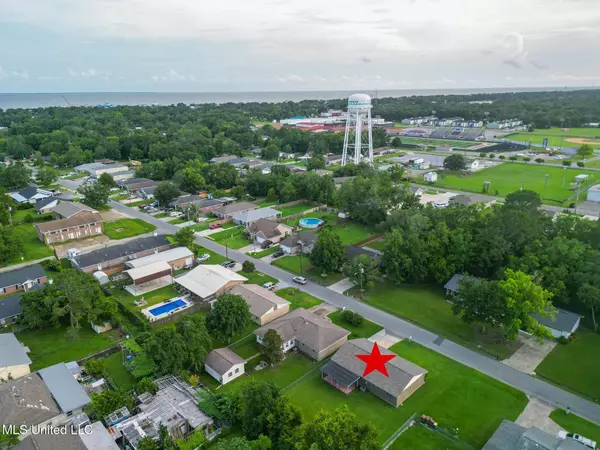 Long Beach, MS 39560,914 Park Row Avenue