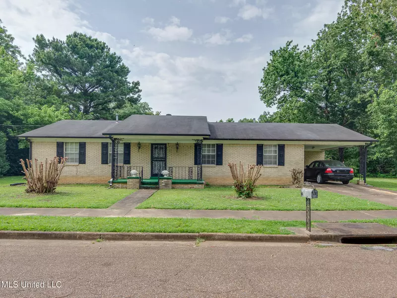 512 Saint Paul Avenue, Senatobia, MS 38668