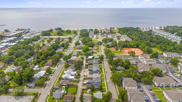 Biloxi, MS 39531,174 Briarfield Avenue