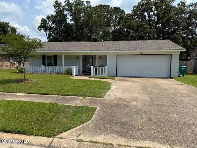 105 Leigh Circle, Ocean Springs, MS 39564