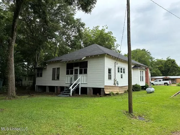 Bude, MS 39630,182 Main Street