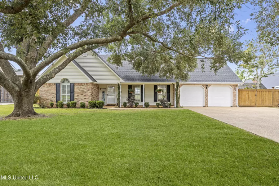 11313 N River Vue Circle, Biloxi, MS 39532