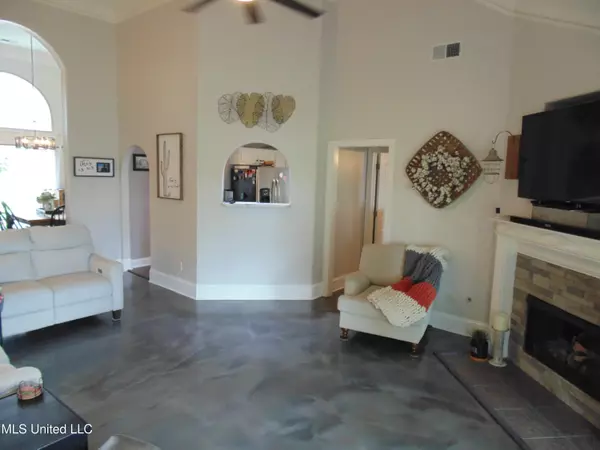 Holly Springs, MS 38635,70 Tree Line Drive