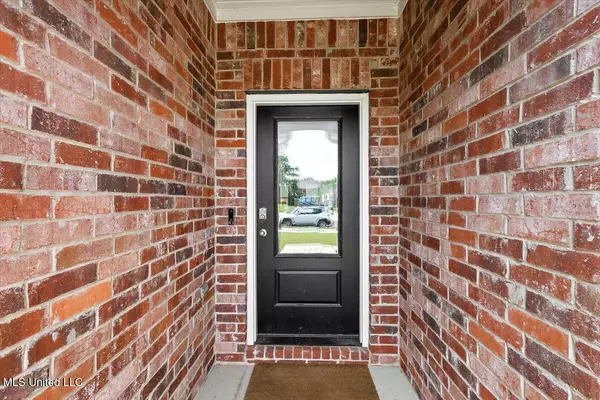 Hernando, MS 38632,2250 Hyacinth Lane