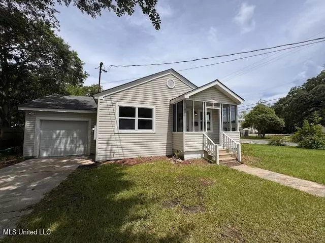 1012 Williams Street, Pascagoula, MS 39567