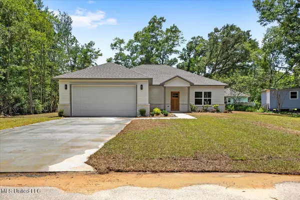 Ocean Springs, MS 39564,527 Pear Street