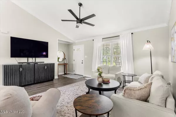 Biloxi, MS 39532,10601 W River Vue