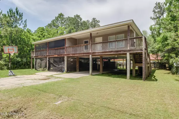 7030 W Lafayette Street, Bay Saint Louis, MS 39520