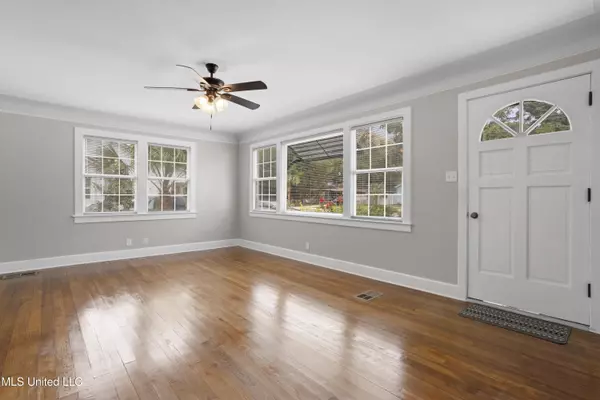 Biloxi, MS 39530,157 Saint Charles Avenue