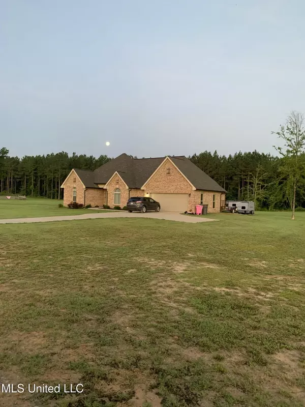 Starkville, MS 39759,330 Carly Lane