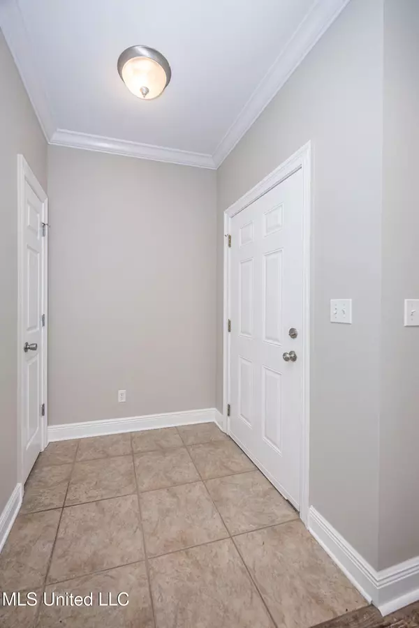 Ocean Springs, MS 39564,102 Armand Oaks