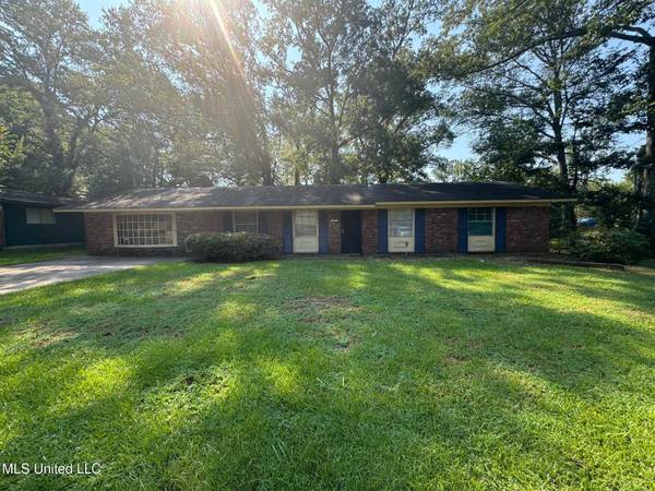 3218 Meadow Forest Drive, Jackson, MS 39212