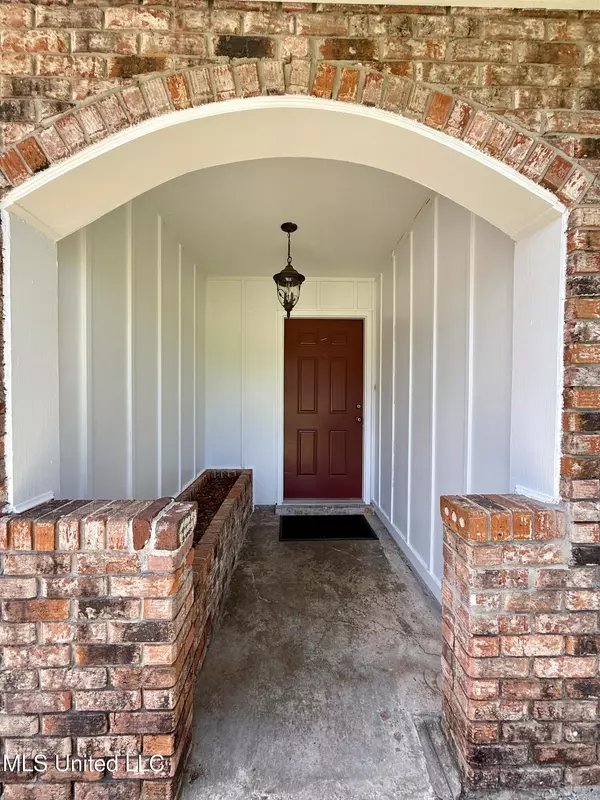 Pascagoula, MS 39581,5119 Old Mobile Avenue