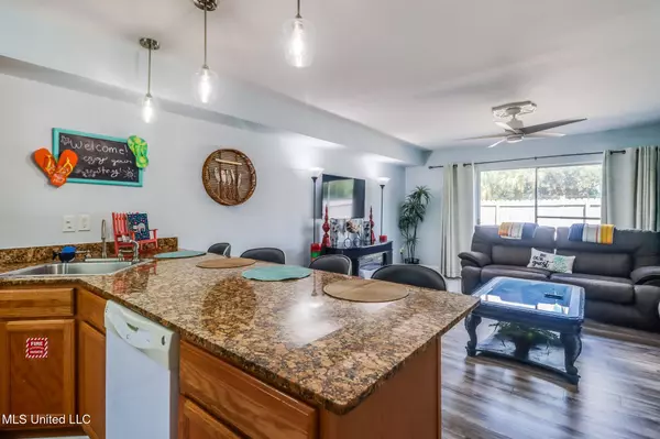 Biloxi, MS 39531,1664 Beach Boulevard #172