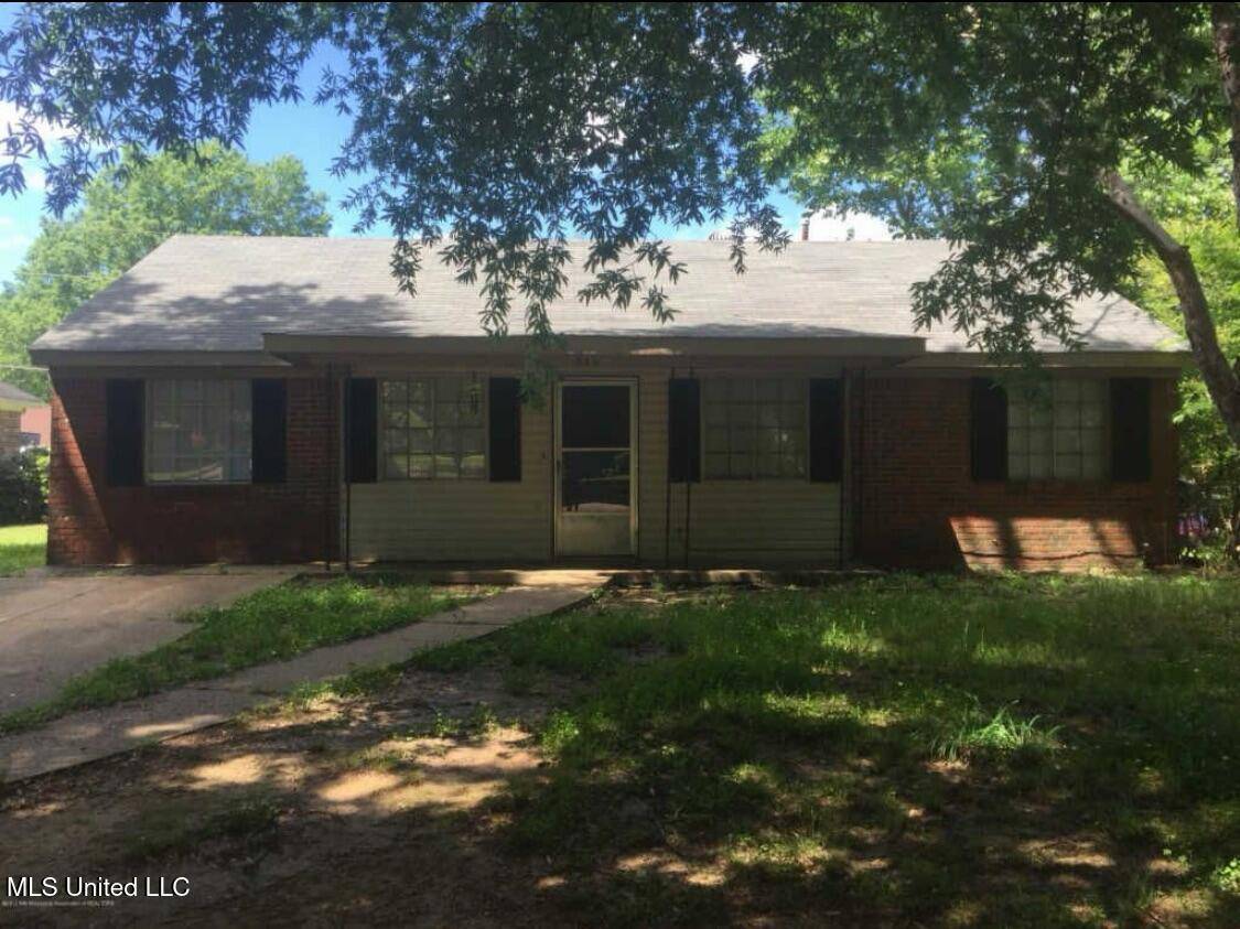 8331 Whitehead Drive, Southaven, MS 38671