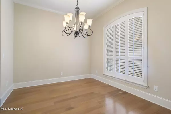 Ridgeland, MS 39157,211 Lake Harbour Landing