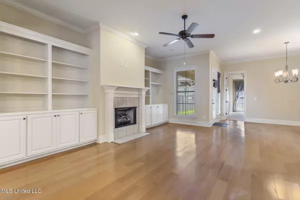 Ridgeland, MS 39157,211 Lake Harbour Landing