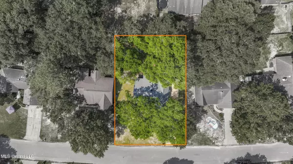 Ocean Springs, MS 39564,7025 Red Bud Lane