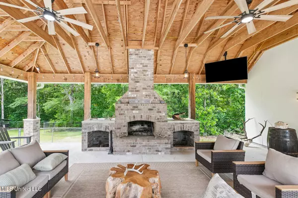 Kiln, MS 39556,5080 Longbow Drive