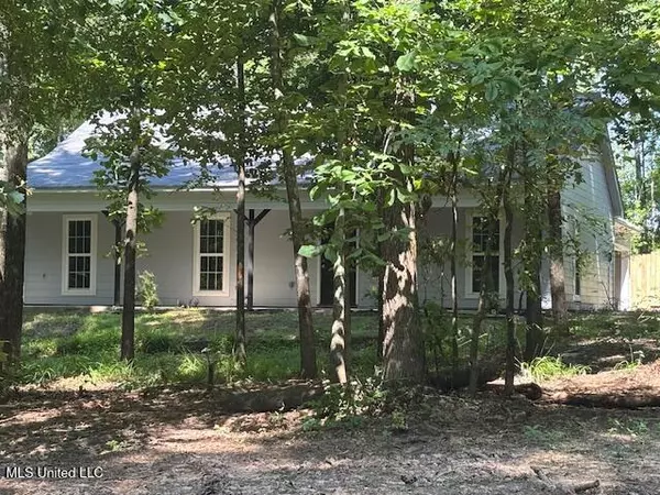 81 Hickory, Byhalia, MS 38611