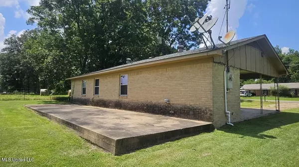 Como, MS 38619,210 Ford Street