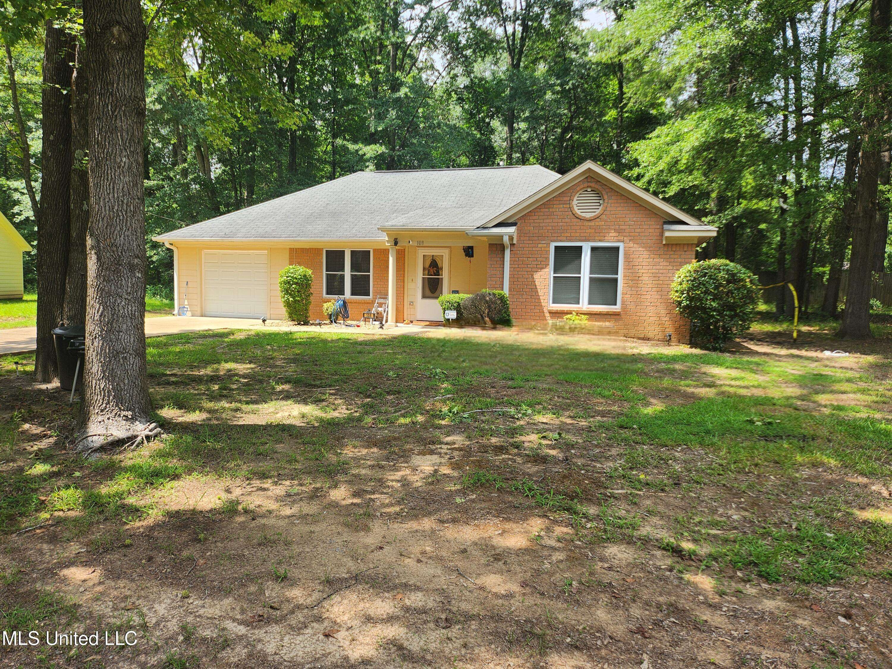 108 Della Street, Batesville, MS 38606