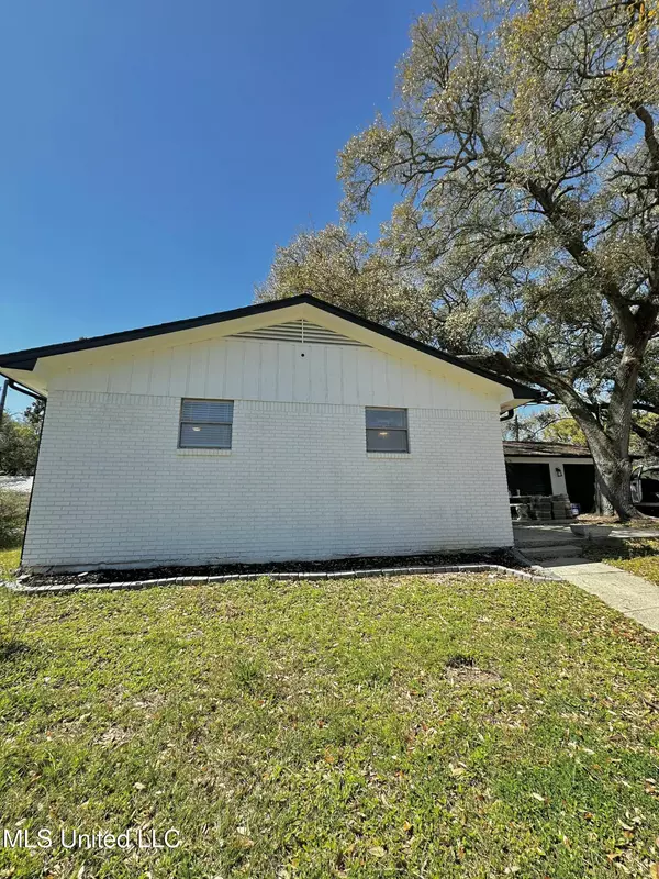 Pascagoula, MS 39567,809 Herrick Avenue