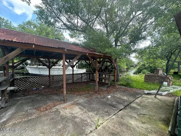 Bay Saint Louis, MS 39520,10374 Ms-603