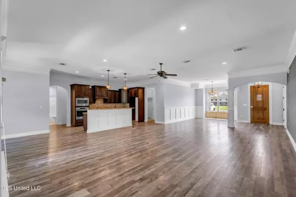 Biloxi, MS 39532,709 Champagne Drive