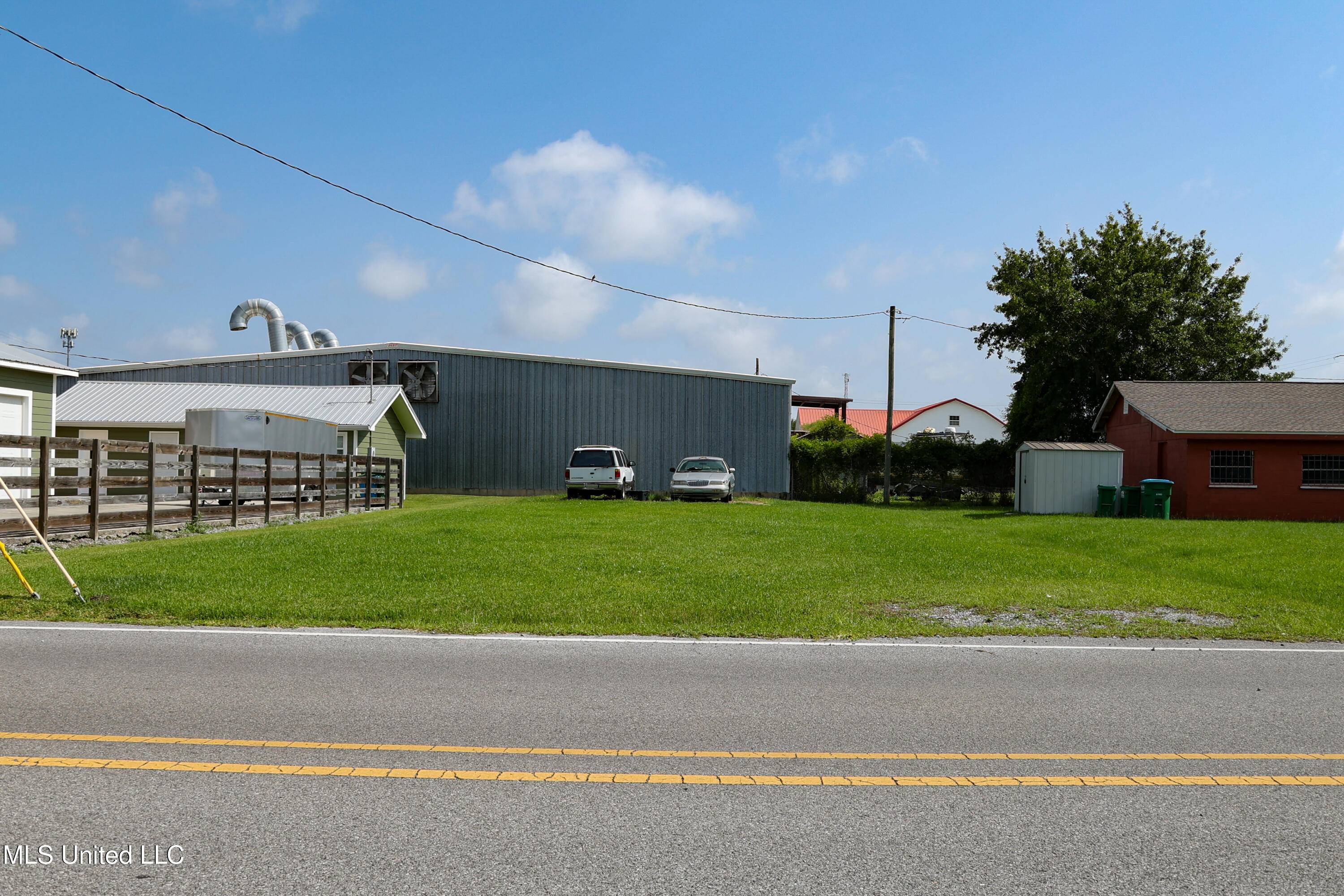 Live Oak Avenue, Pascagoula, MS 39567