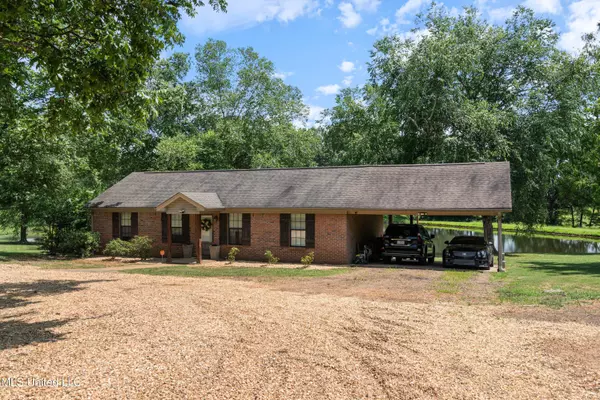 Batesville, MS 38606,1274 Baker Road Road