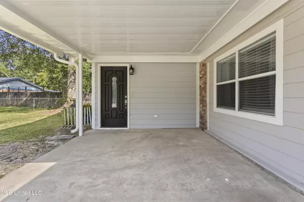 Ocean Springs, MS 39564,5900 Lochness Circle Circle