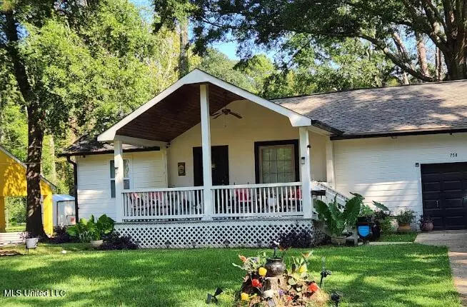 758 Robinhood Road, Jackson, MS 39206