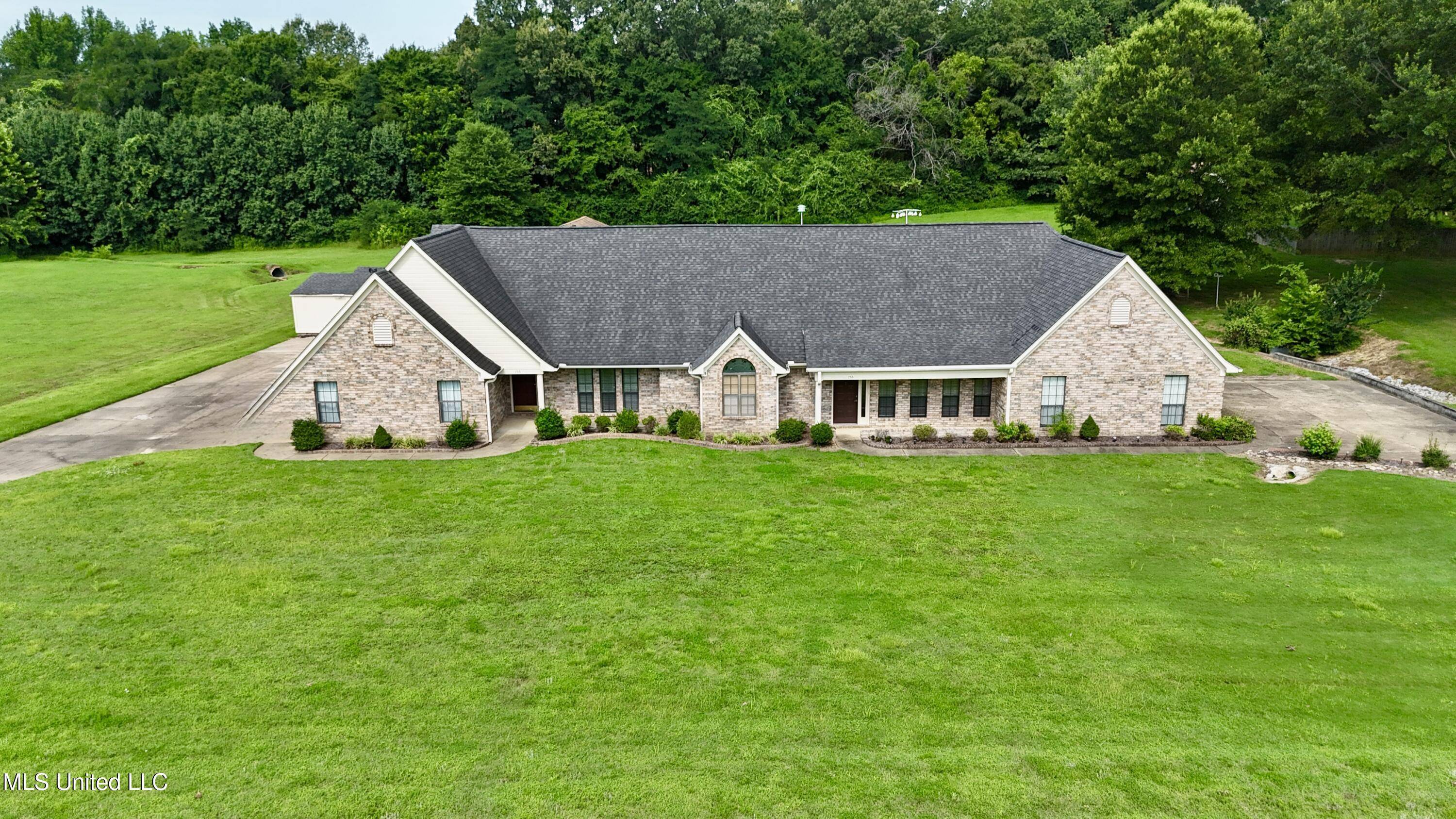 155 W Foxwood Circle Circle, Hernando, MS 38632