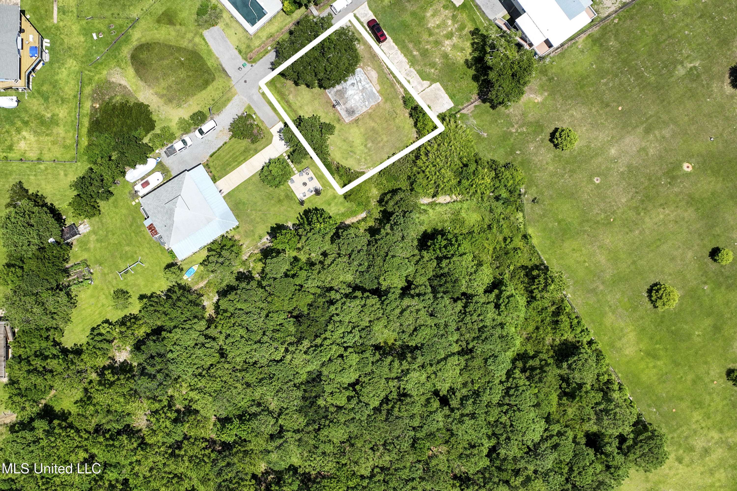 145 Dane Road, Waveland, MS 39576