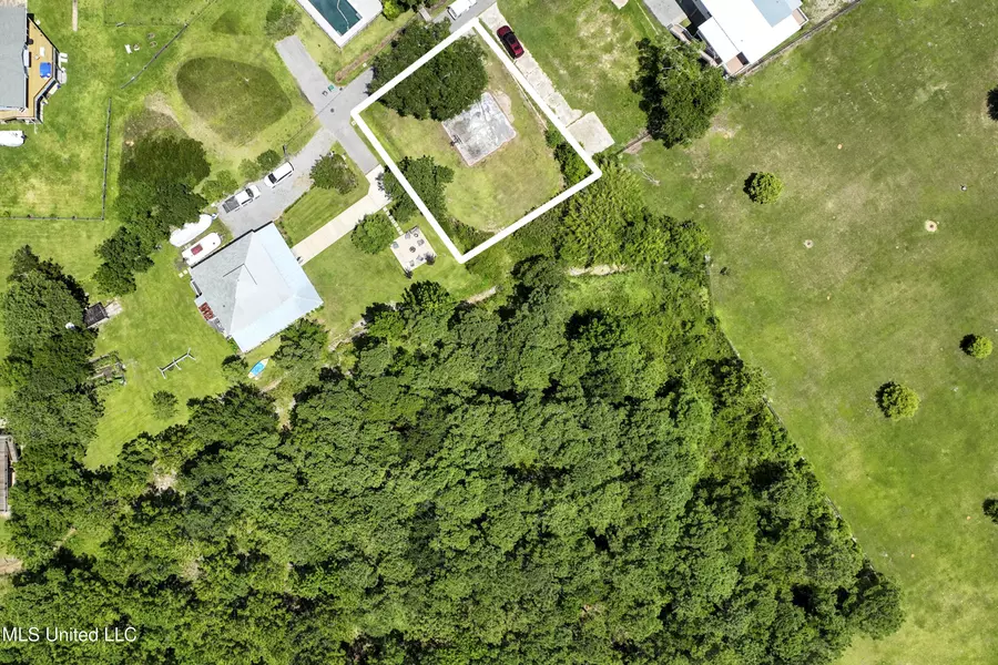 145 Dane Road, Waveland, MS 39576