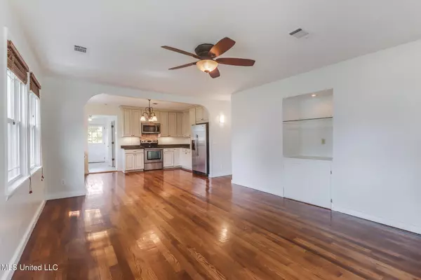 Biloxi, MS 39530,1467 Wilkes Avenue