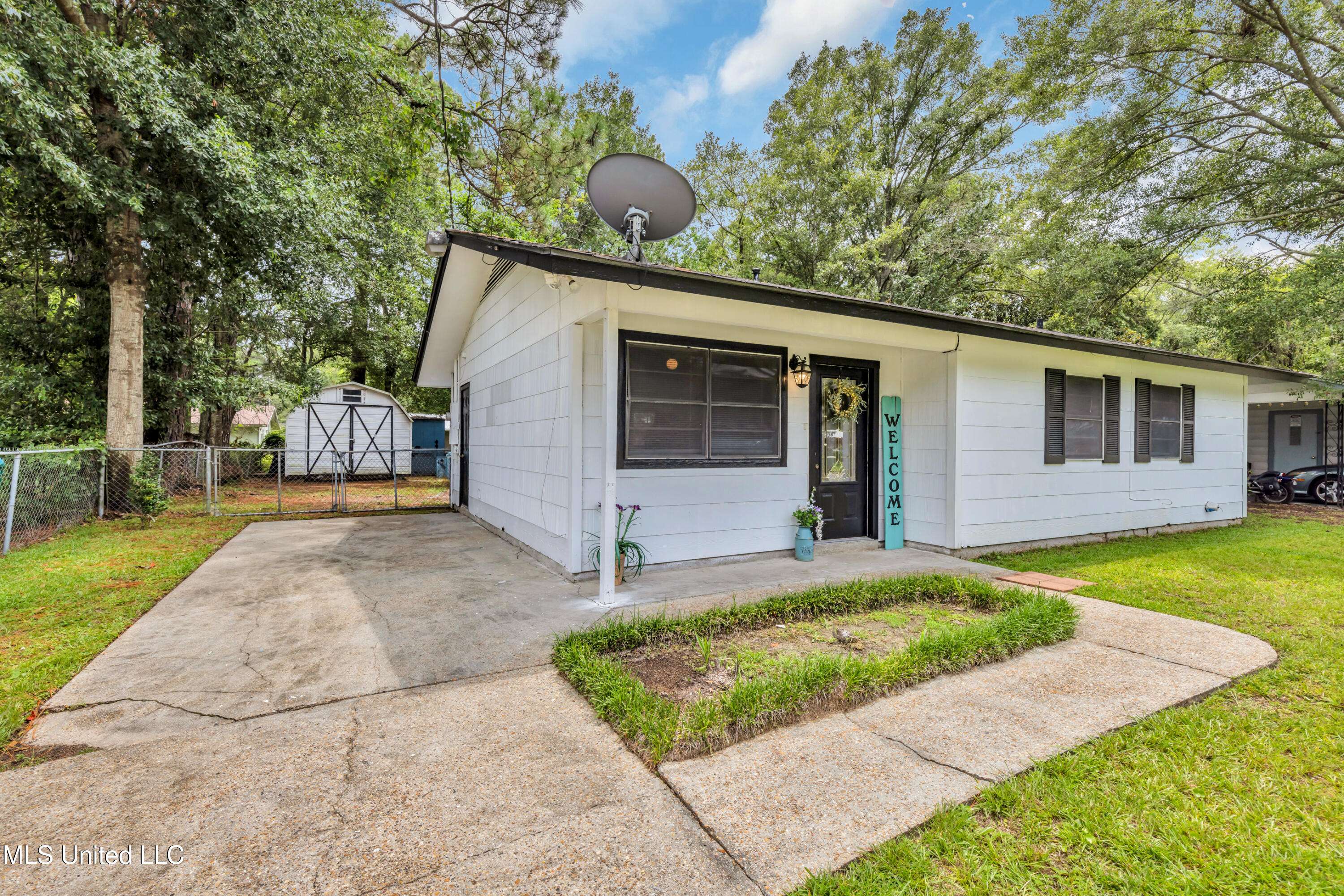 229 Linda Drive, Ocean Springs, MS 39564
