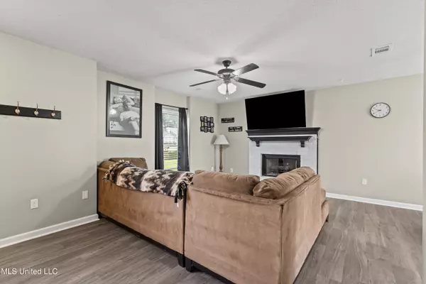 Walls, MS 38680,6949 Black Oak Drive