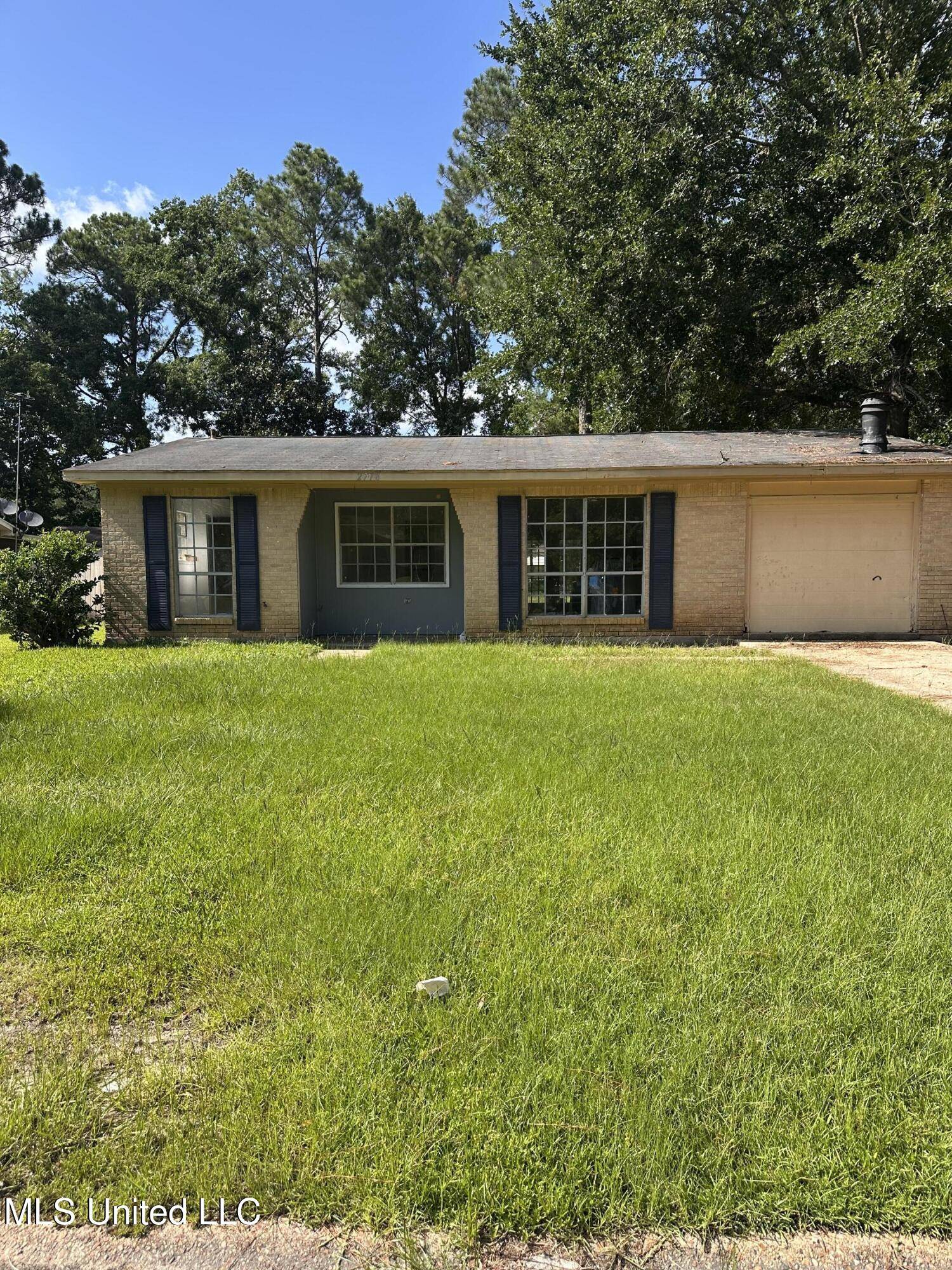 2718 Ridgeway Drive, Gautier, MS 39553