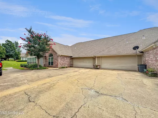 Flowood, MS 39232,1740 Independence Boulevard