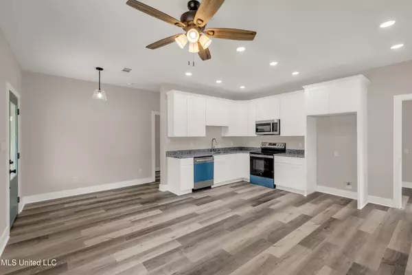 Carriere, MS 39426,102 6th Avenue