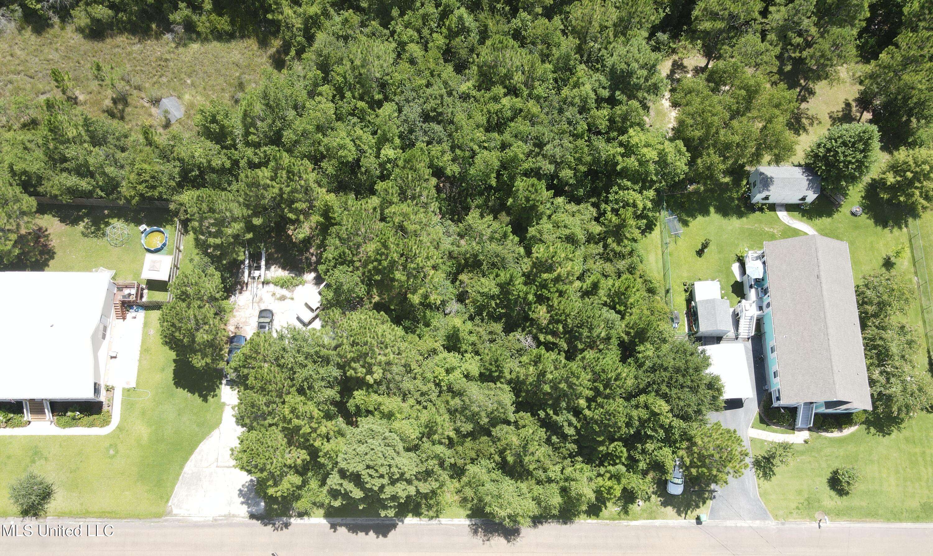 131 Lafitte Drive, Waveland, MS 39576