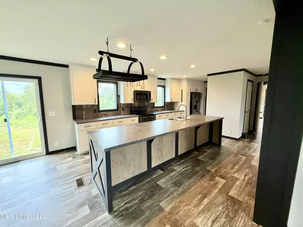 Grenada, MS 38901,100 Storm Cove