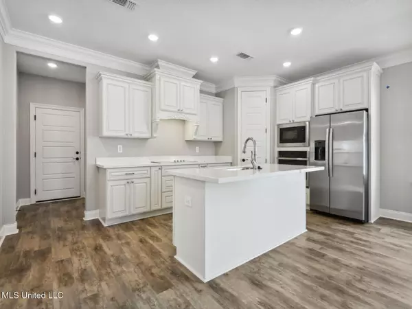 Ocean Springs, MS 39564,124 Everly Circle