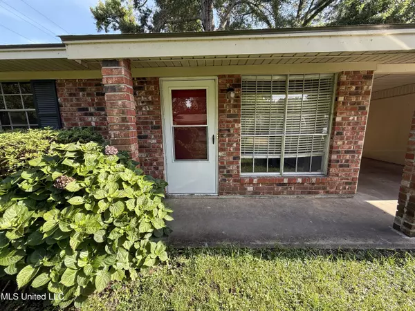 Natchez, MS 39120,217 Oak Hill Drive