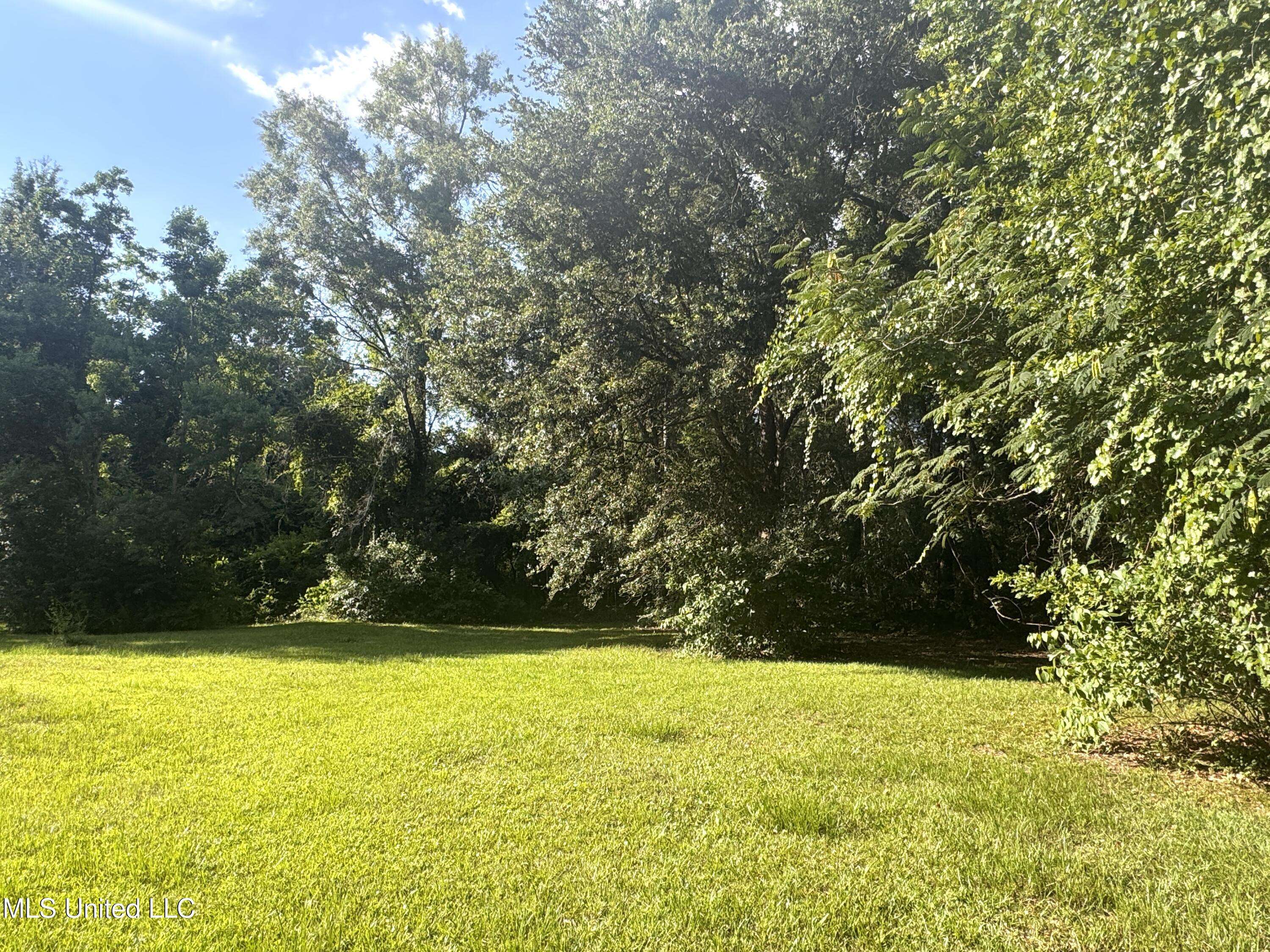 12 Zettel Road, Ocean Springs, MS 39564
